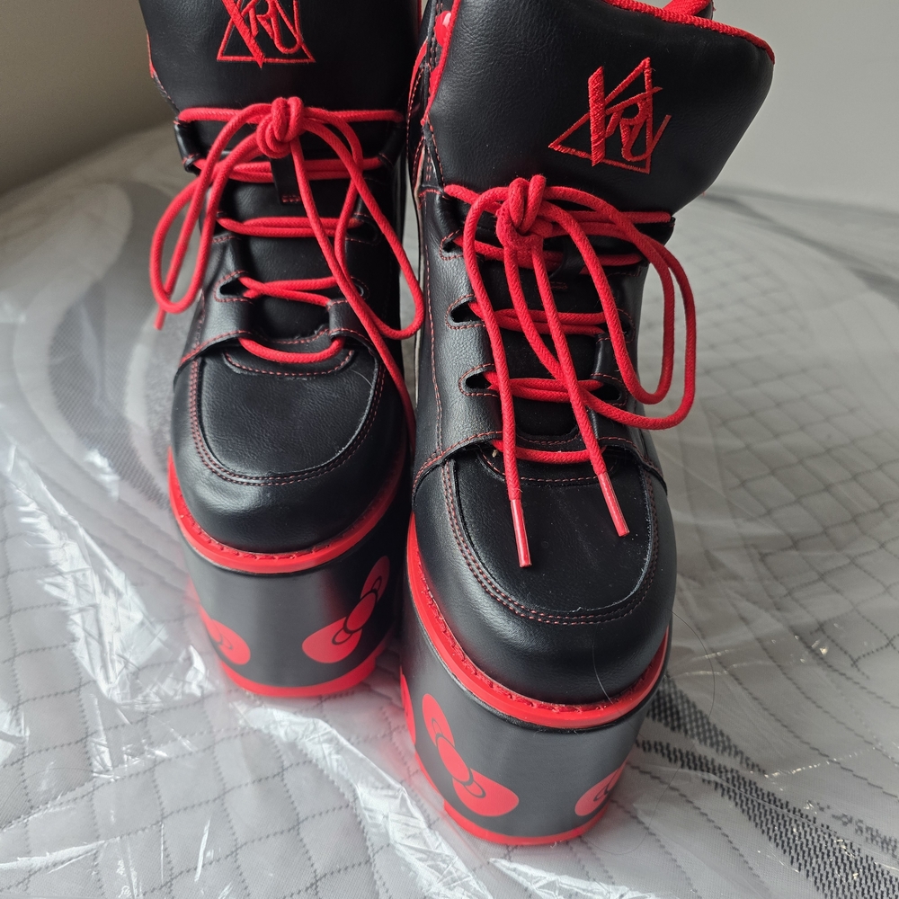 YRU Black and Red Hello Kitty Platform Sneakers